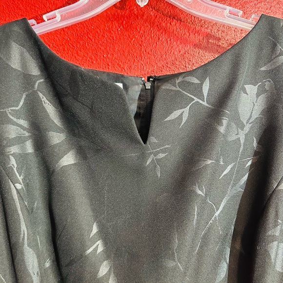 Maggy London Black Floral Sheath Dress, Size 12 - Picture 2 of 11